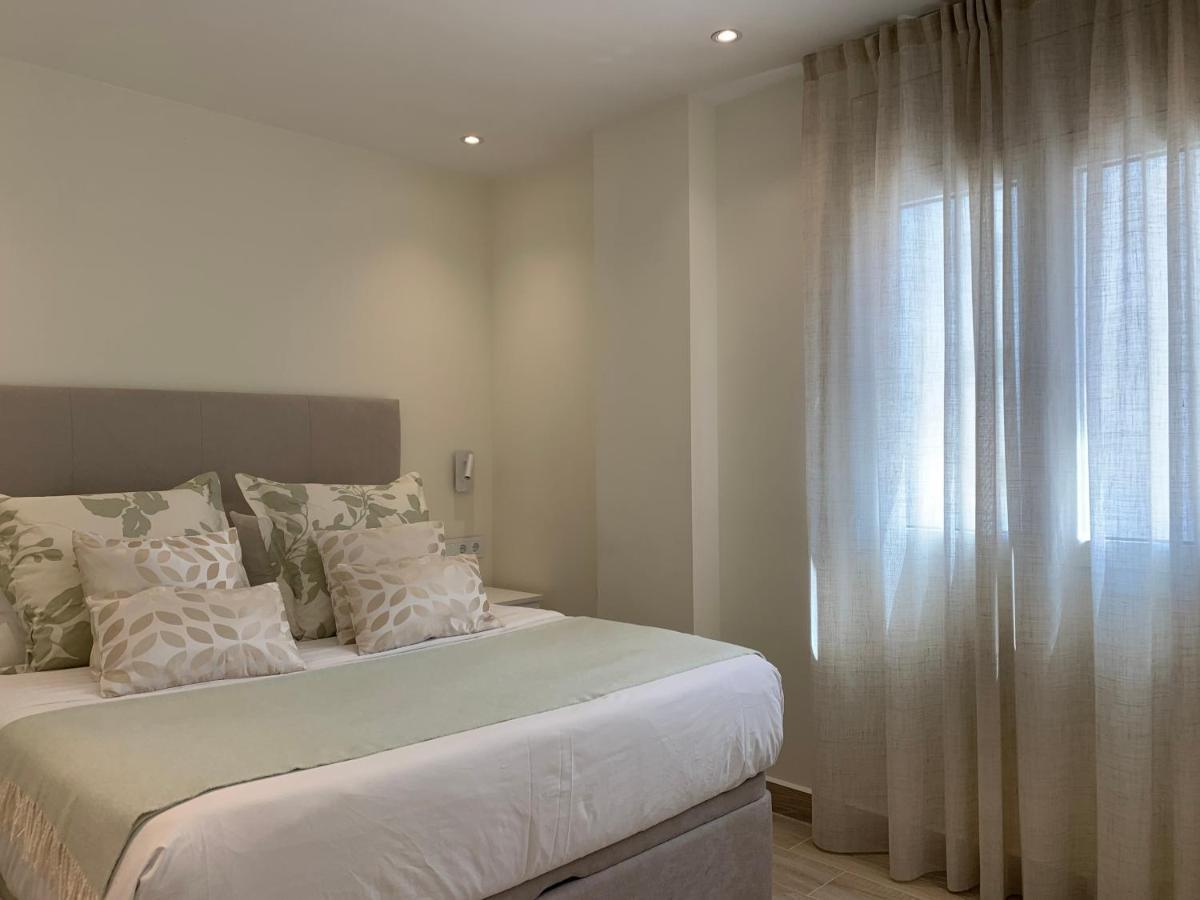 Sitges Spaces Oasis Suites- 4 Bedroom, 4 Ensuite Bathrooms, Terrace, Pool, Sitges Centre Exteriér fotografie
